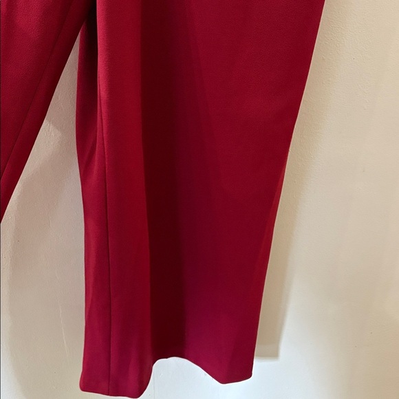 Calvin Klein Sleeveless Red Wideleg jumpsuit - belted - size 6 - has pockets - Picture 4 of 5